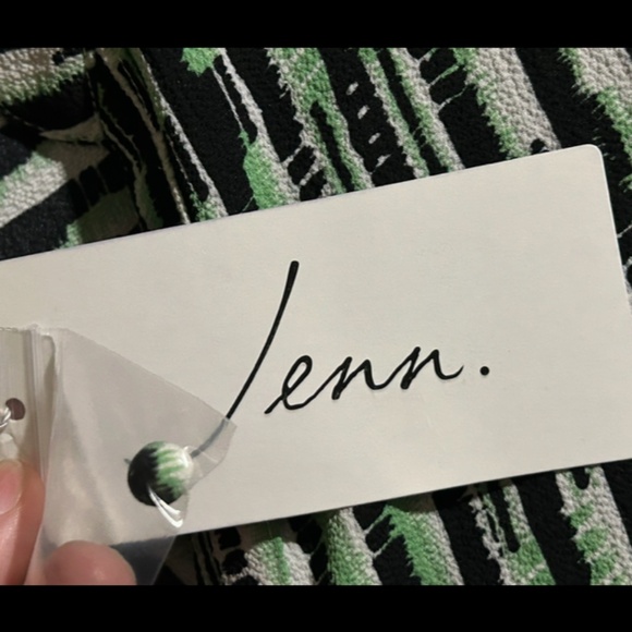 Jenn. Long Sleeve Geometric Romper Green, Black, White Size M - NWT - Picture 12 of 16